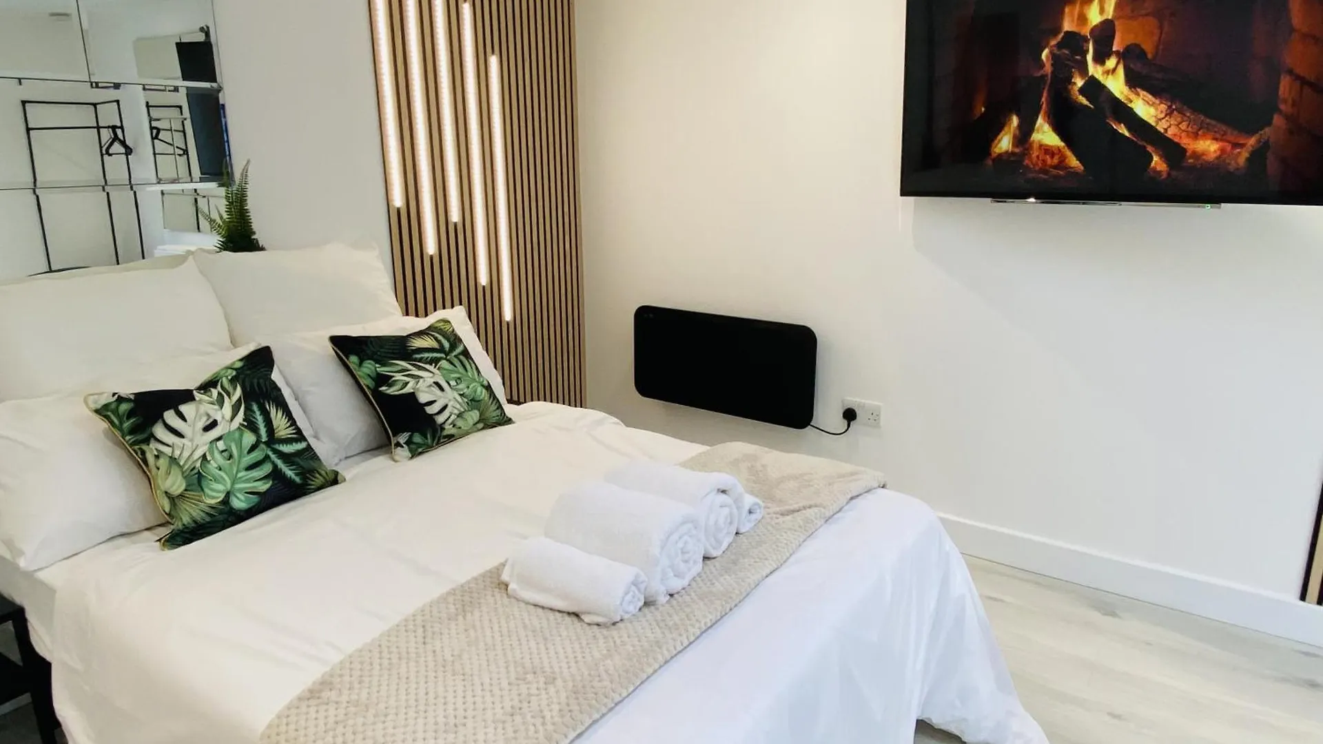 Luxury Garden Suite In Dagenham - Free Parking