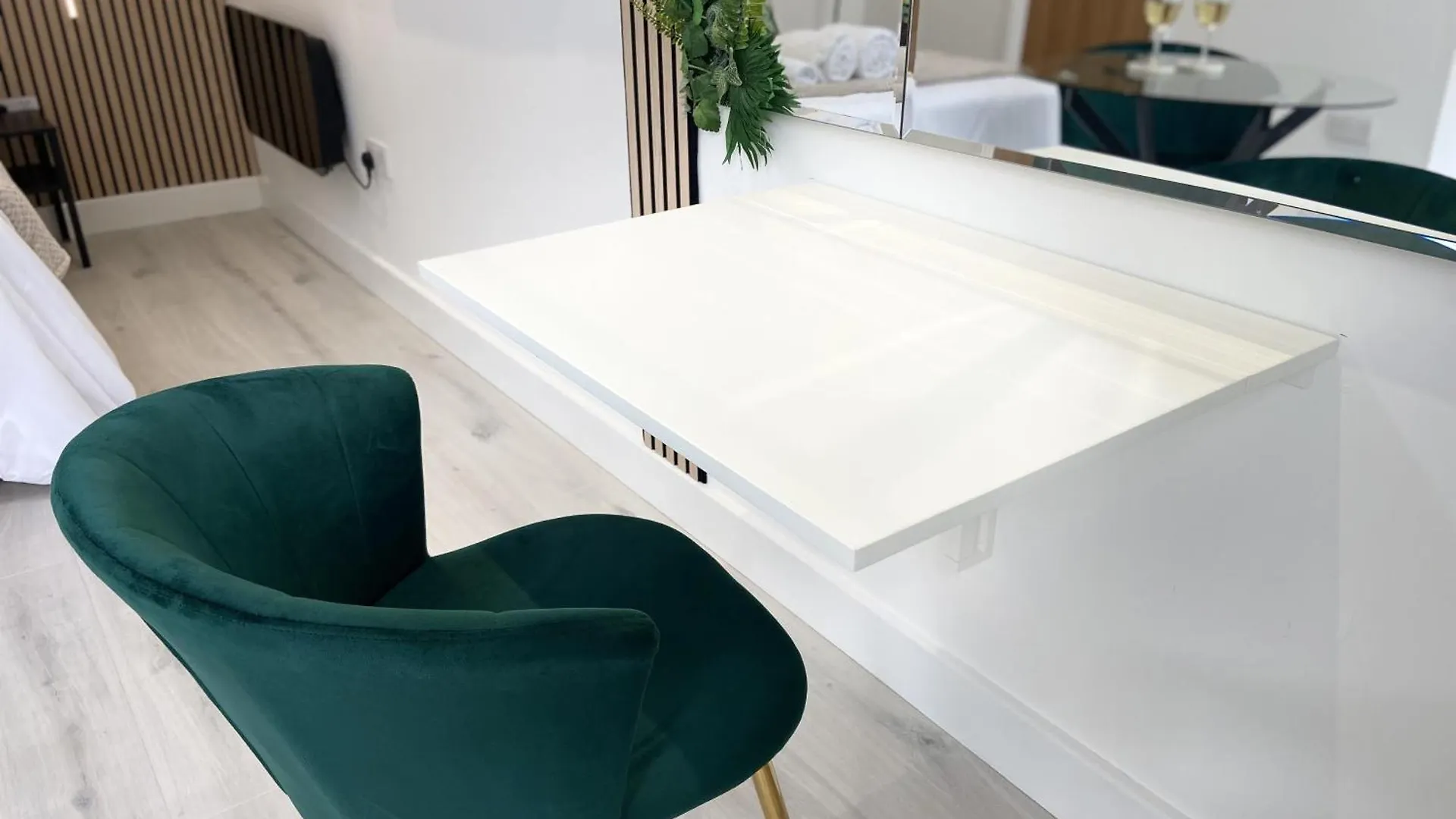 Luxury Garden Suite In Dagenham - Free Parking アパート